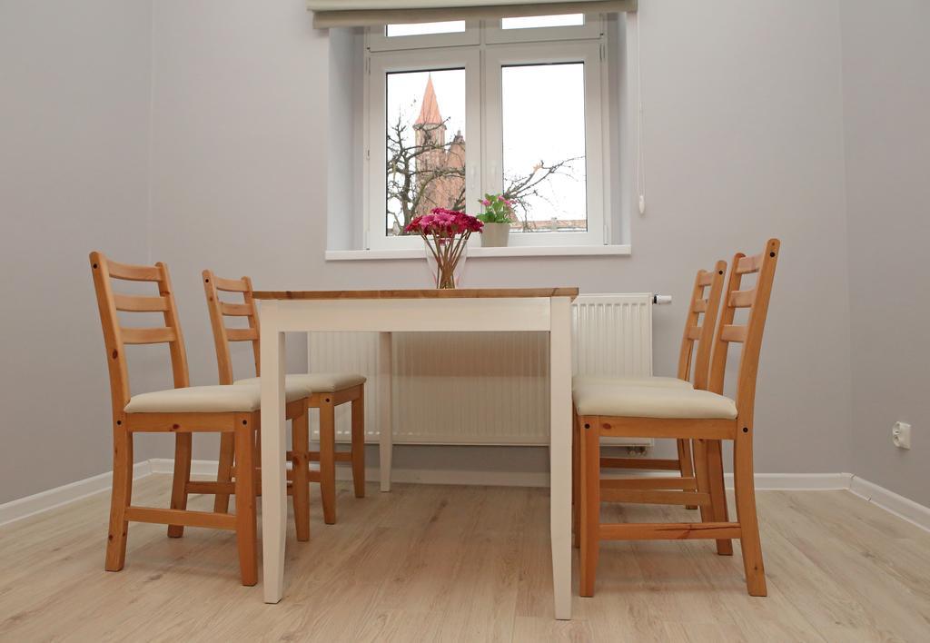Apartamenty W Sercu Chelmna Chełmno Habitación foto